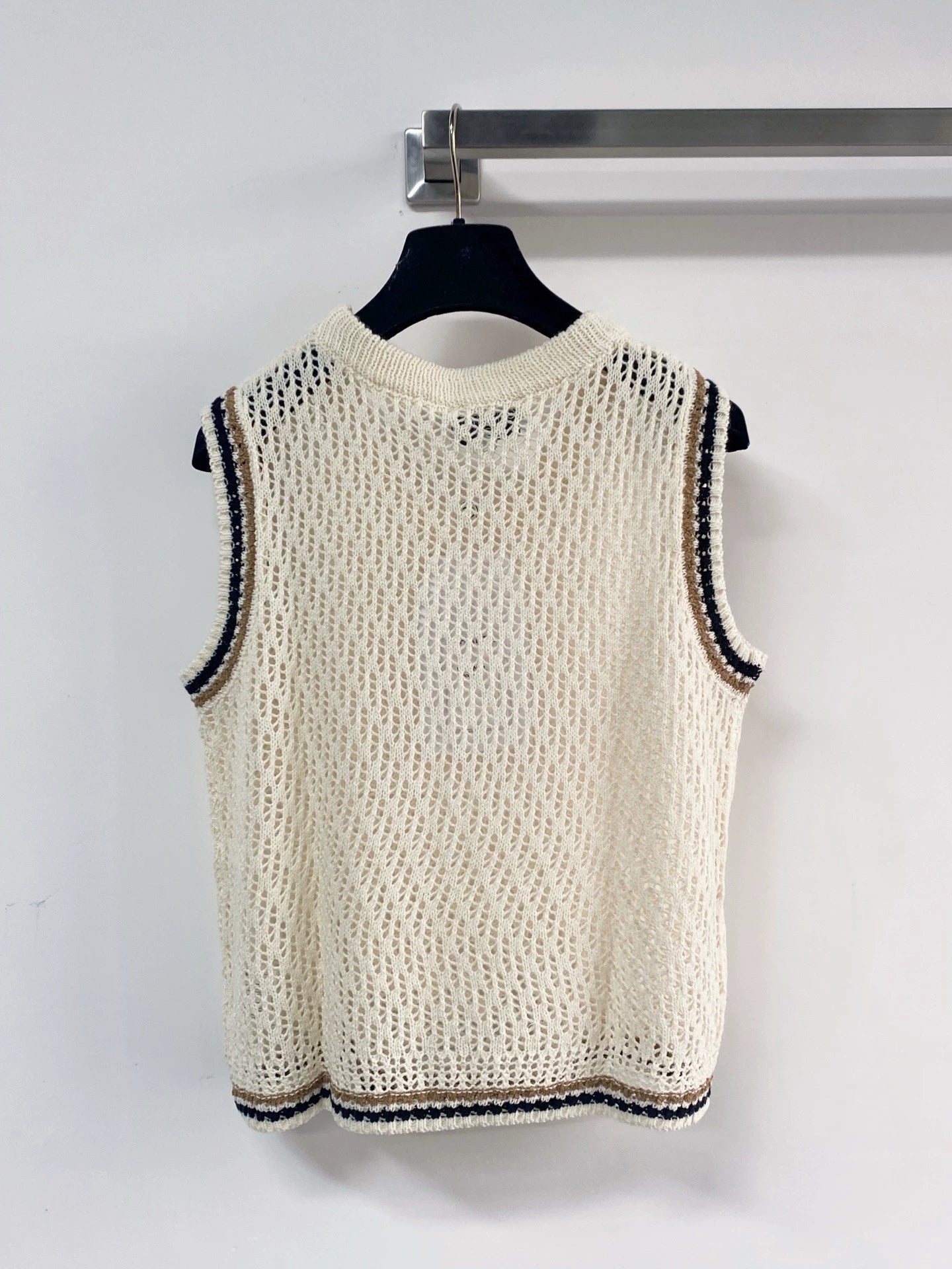 26ss Cutout color-blocked vest