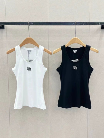Logo vest on the chest