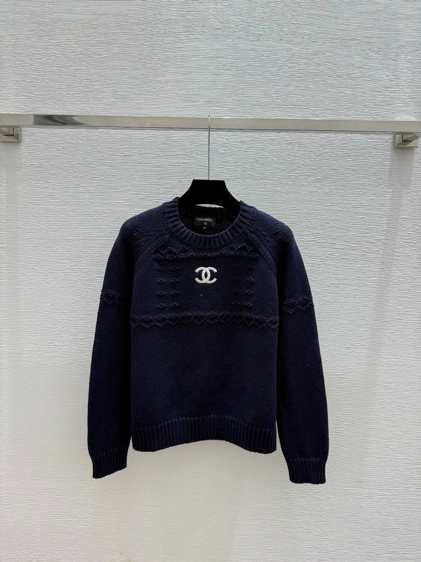 Jacquard round neck knitted long sleeved shirt