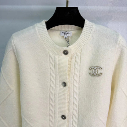 Cable-knit cardigan