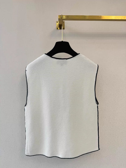 Color-blocked knit vest