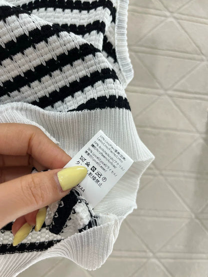 25 Spring and Summer New Contrast Stripe Embroidery Knitted Vest