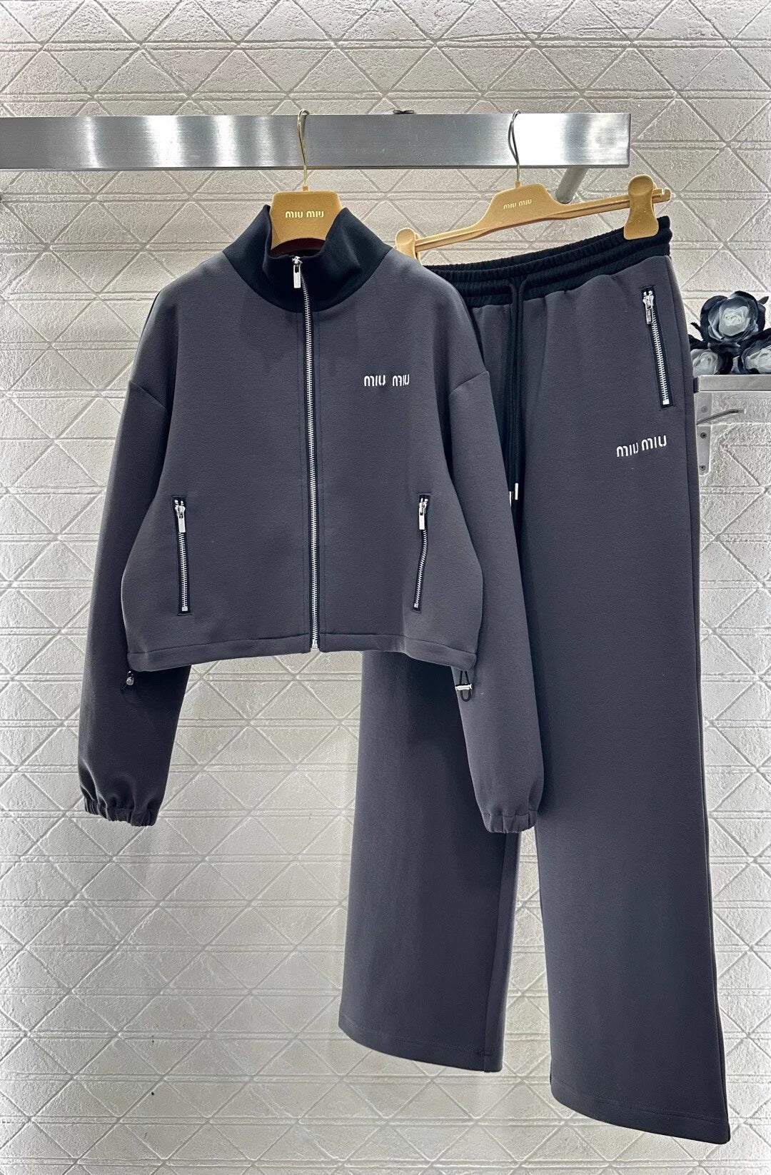 Color-Blocked Casual Jacket and Pants Set