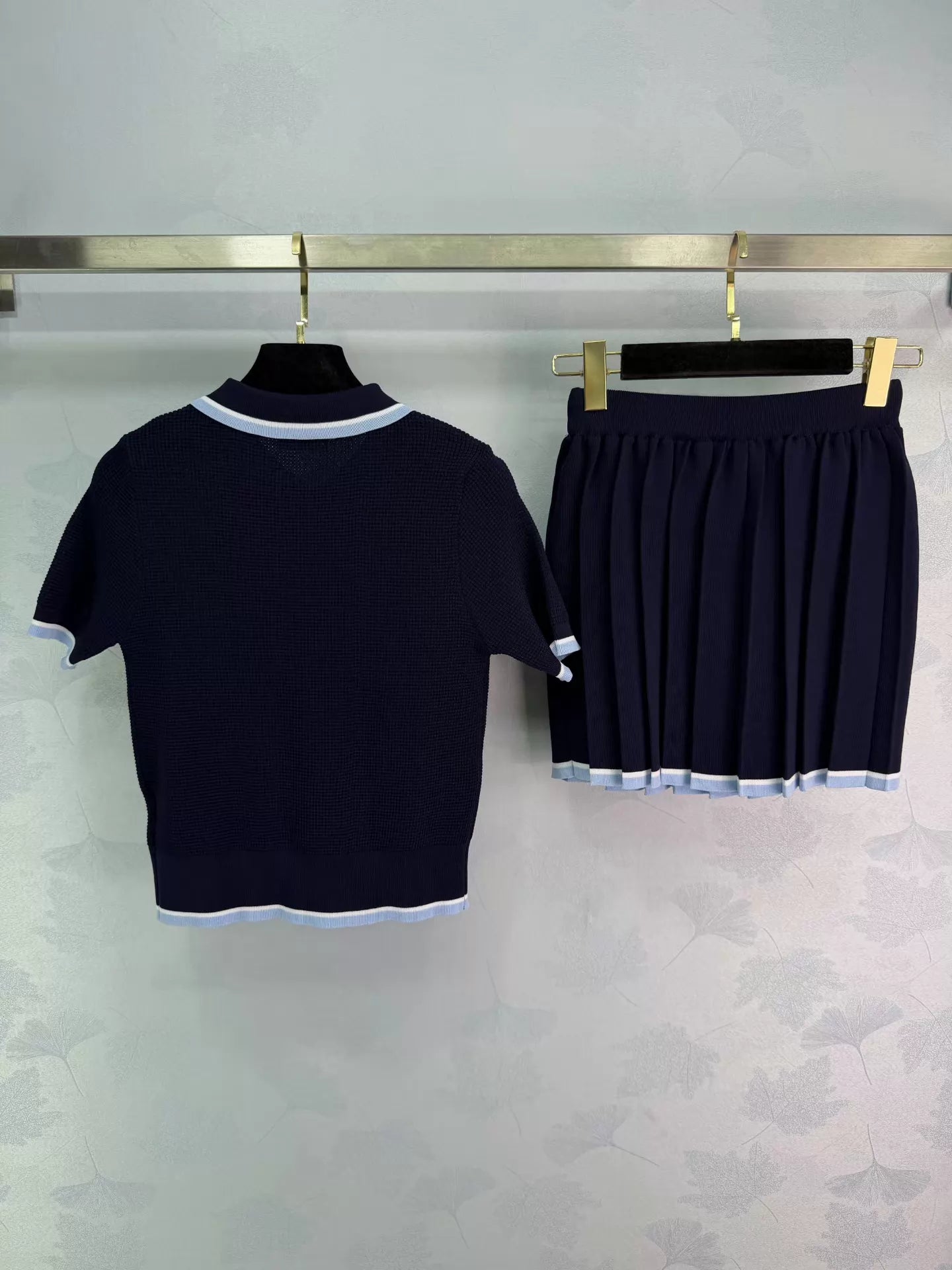 Preppy Style Color-Blocked Knit Set