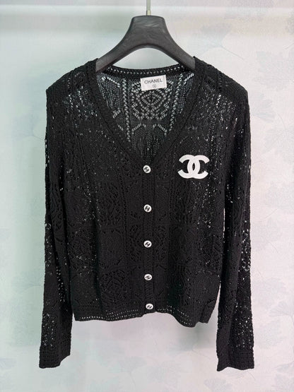Chanel / 26 Early Autumn New V-neck Knitted Long Sleeve Cardigan