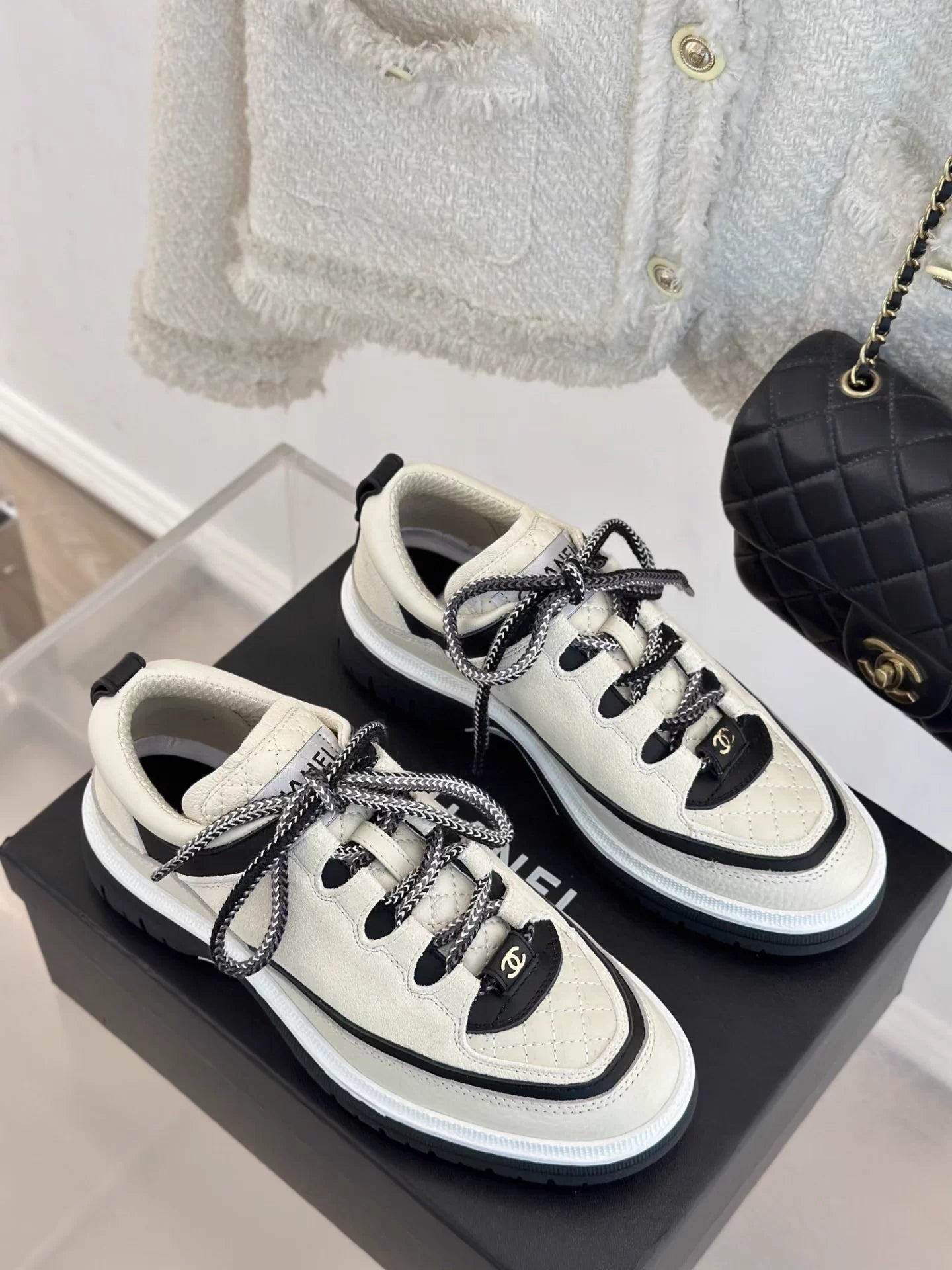 Retro Diamond Pattern Panda Sneakers