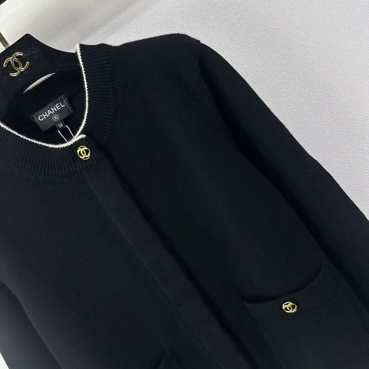 26Latest Fall/Winter Crew-Neck Knitted Cardigan