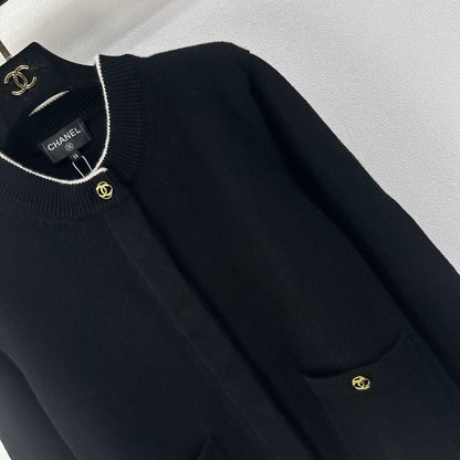 26Latest Fall/Winter Crew-Neck Knitted Cardigan