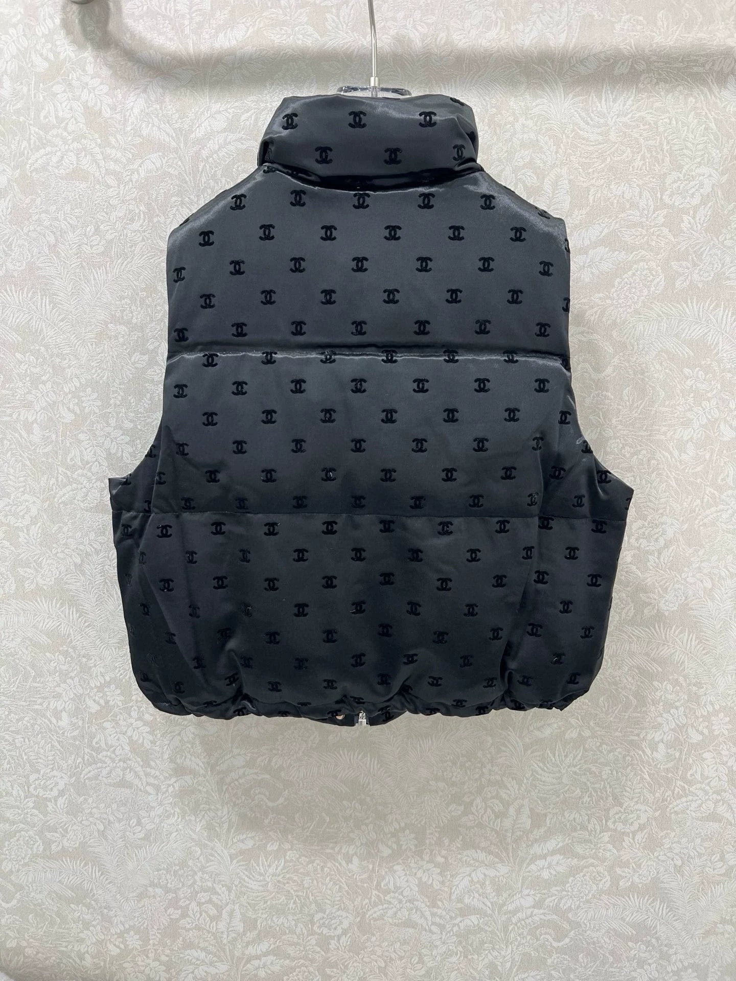 Stand-up collar flocked satin down vest