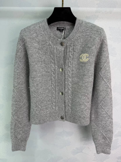 Cable-knit cardigan