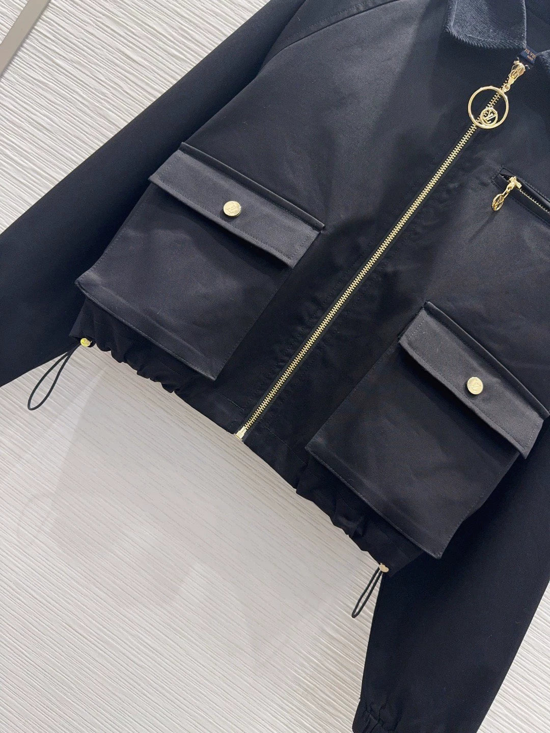 26New Long-Sleeve Jacket with Pockets, Drawstring, and Zipper