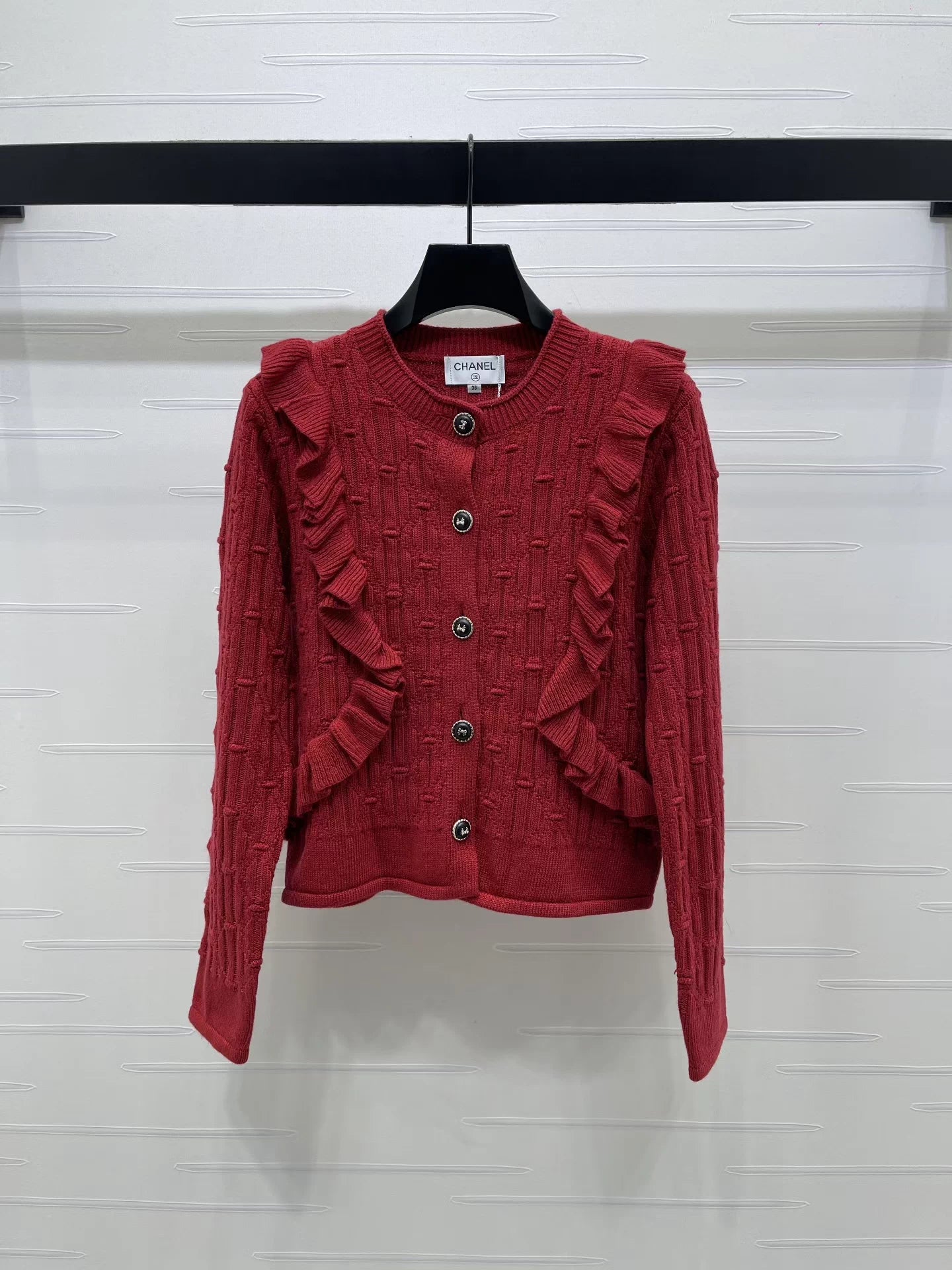 Full-length silver-thread ruffled cardigan
