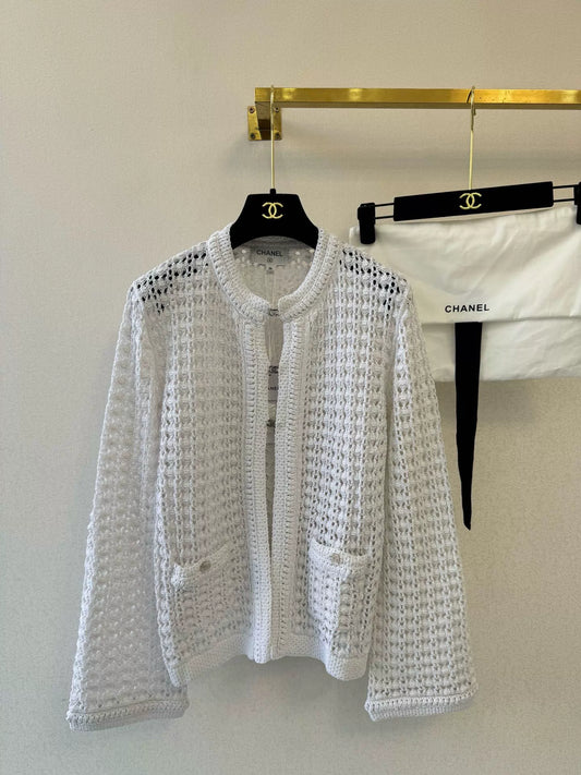 26New Early Spring Crew-Neck Cardigan