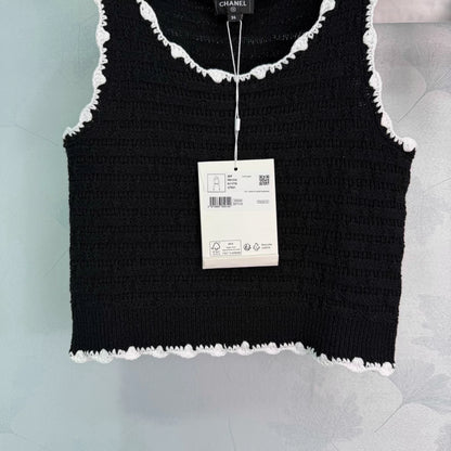 U-neck vest