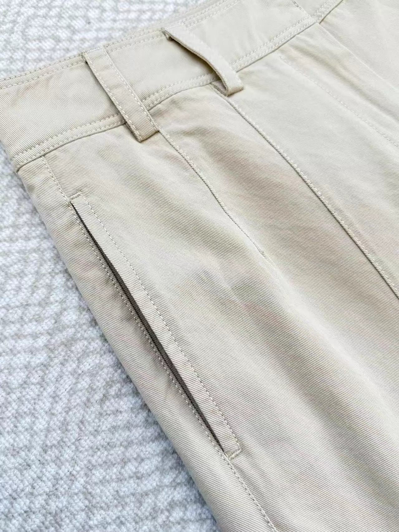 26ss Light khaki trousers