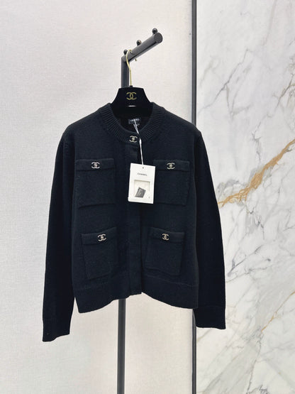 26 New-Season Crew-Neck Knitted Cardigan