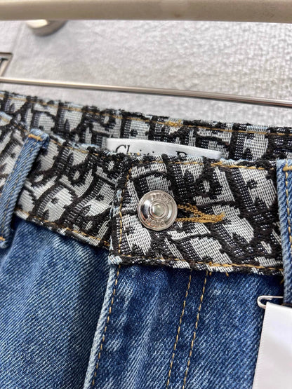 Color-blocked straight-leg jeans