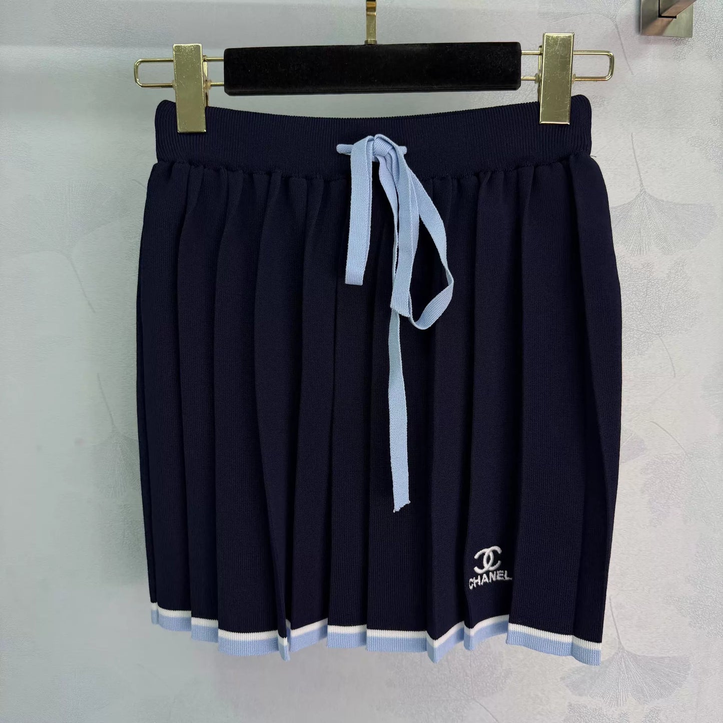 Preppy Style Color-Blocked Knit Set