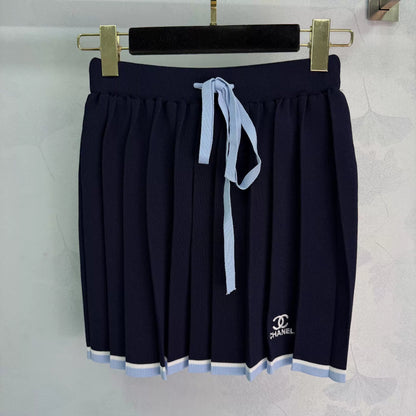 Preppy Style Color-Blocked Knit Set