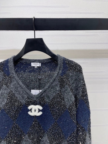 Lingge bead V-neck long sleeved shirt