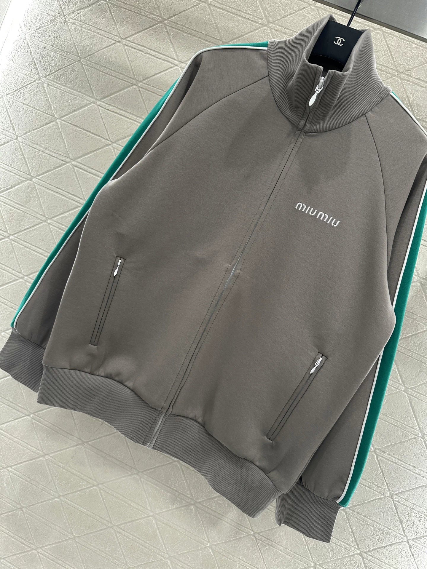 Stand-up collar woven casual jacket