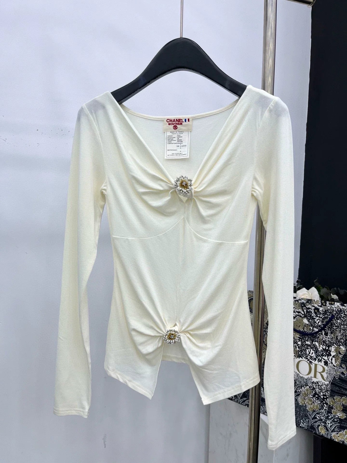 Flower decoration versatile base shirt