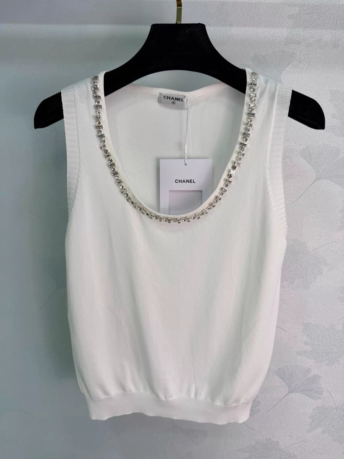 26ss Beaded Neckline Knit Vest