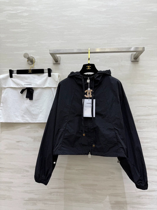 Thin hooded short jacket