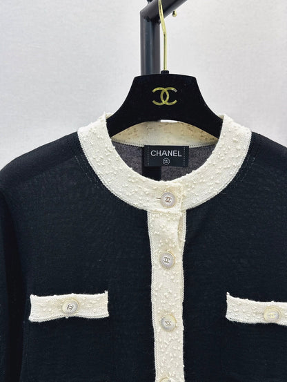 2025 Knitted long sleeved top