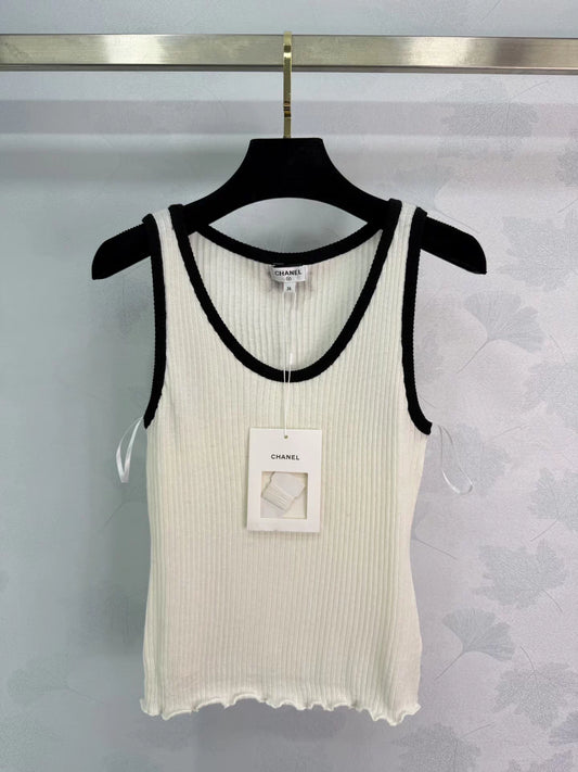 Color-blocked knit vest