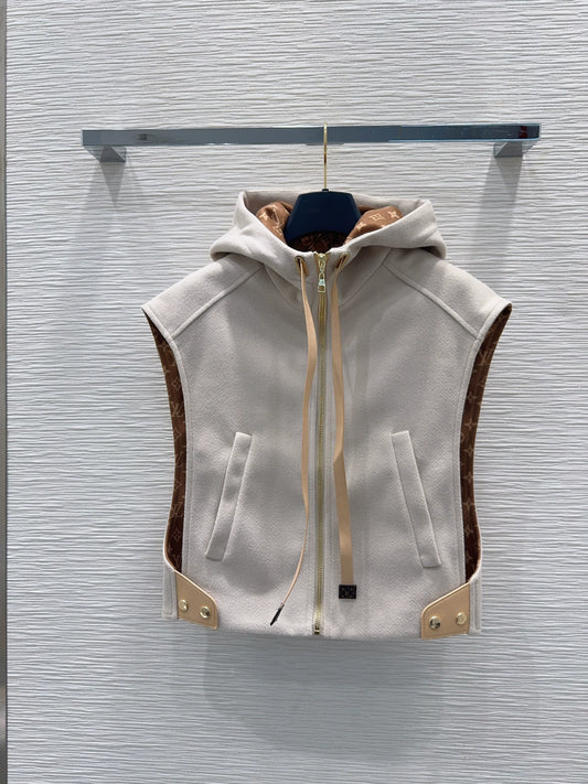 26New Color-Block Hooded Vest