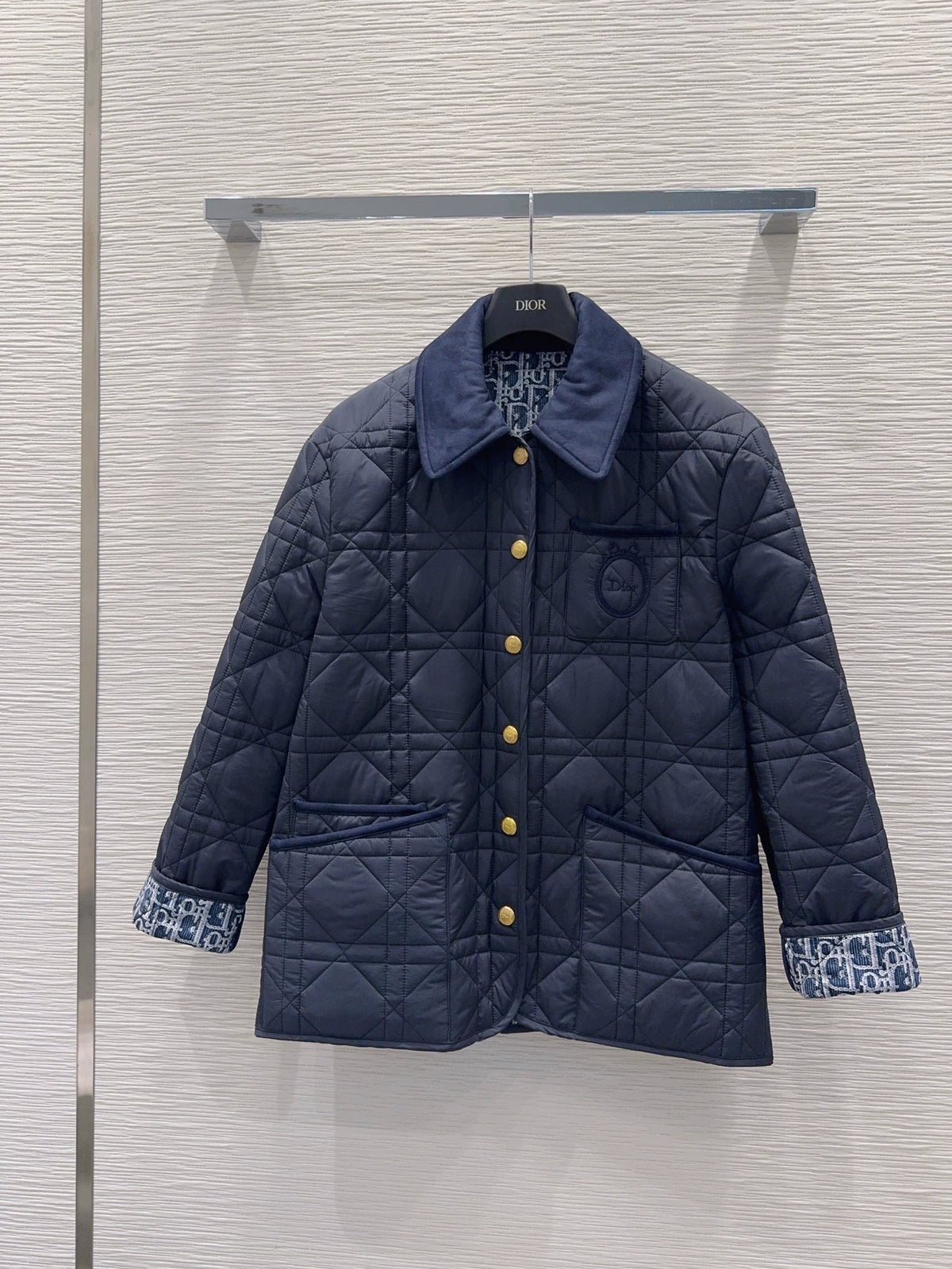 26New Quilted-Pattern Long-Sleeve Padded Jacket