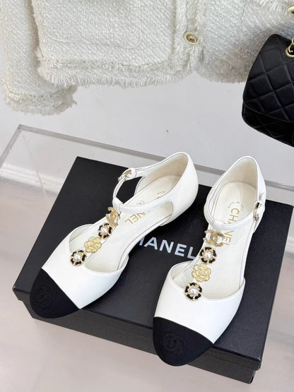 T-strap Mary Jane shoes