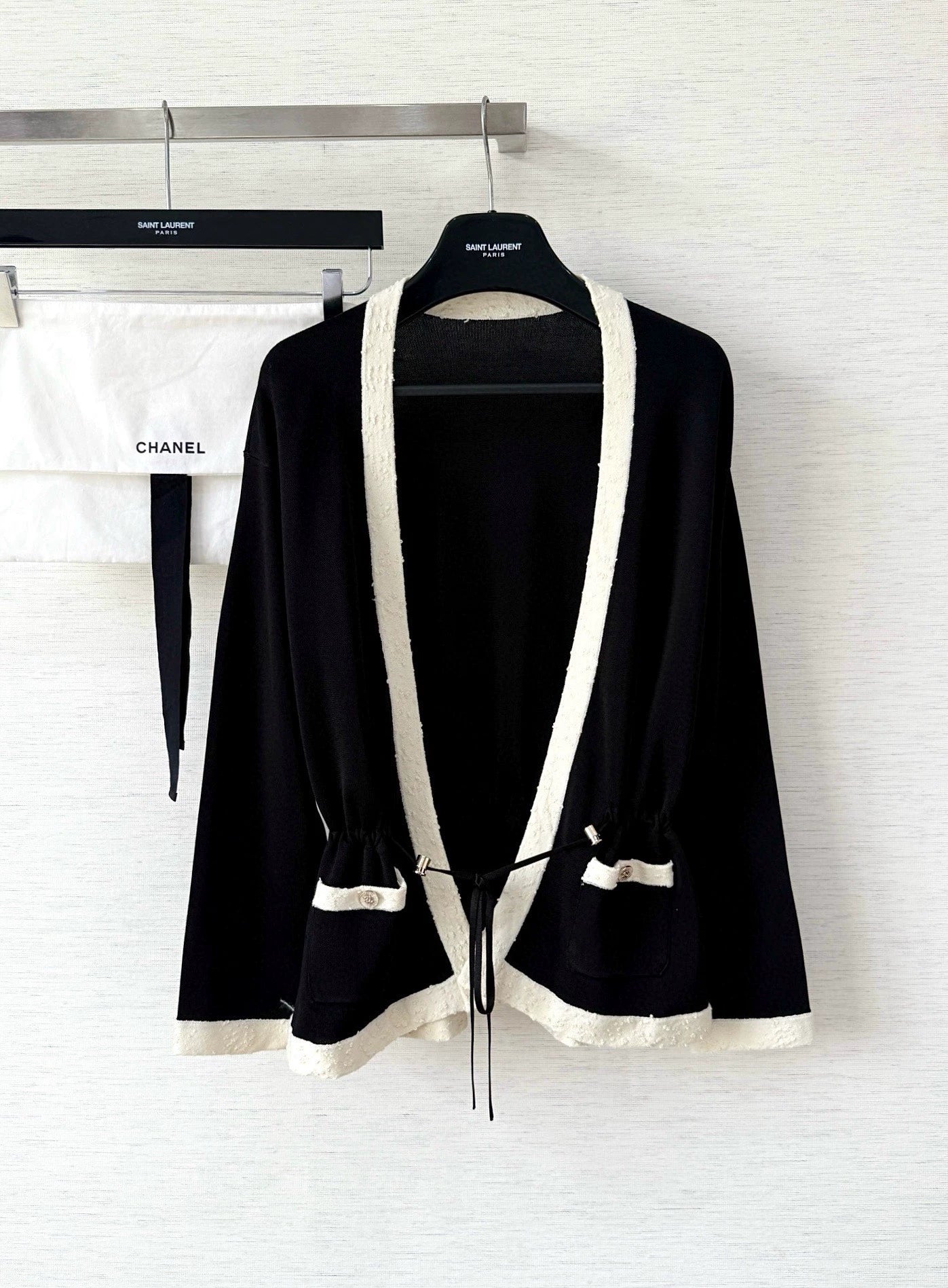 Black and white contrasting knitted cardigan