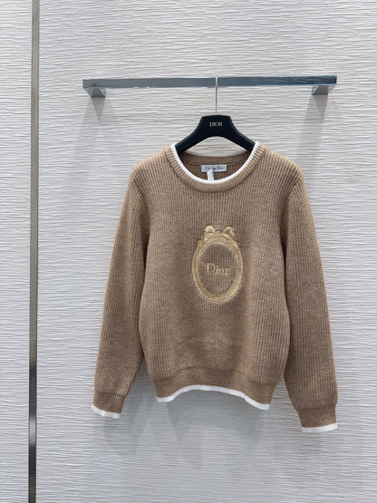 26Long-Sleeve Knitted Top with Contrast-Color Embroidered Logo