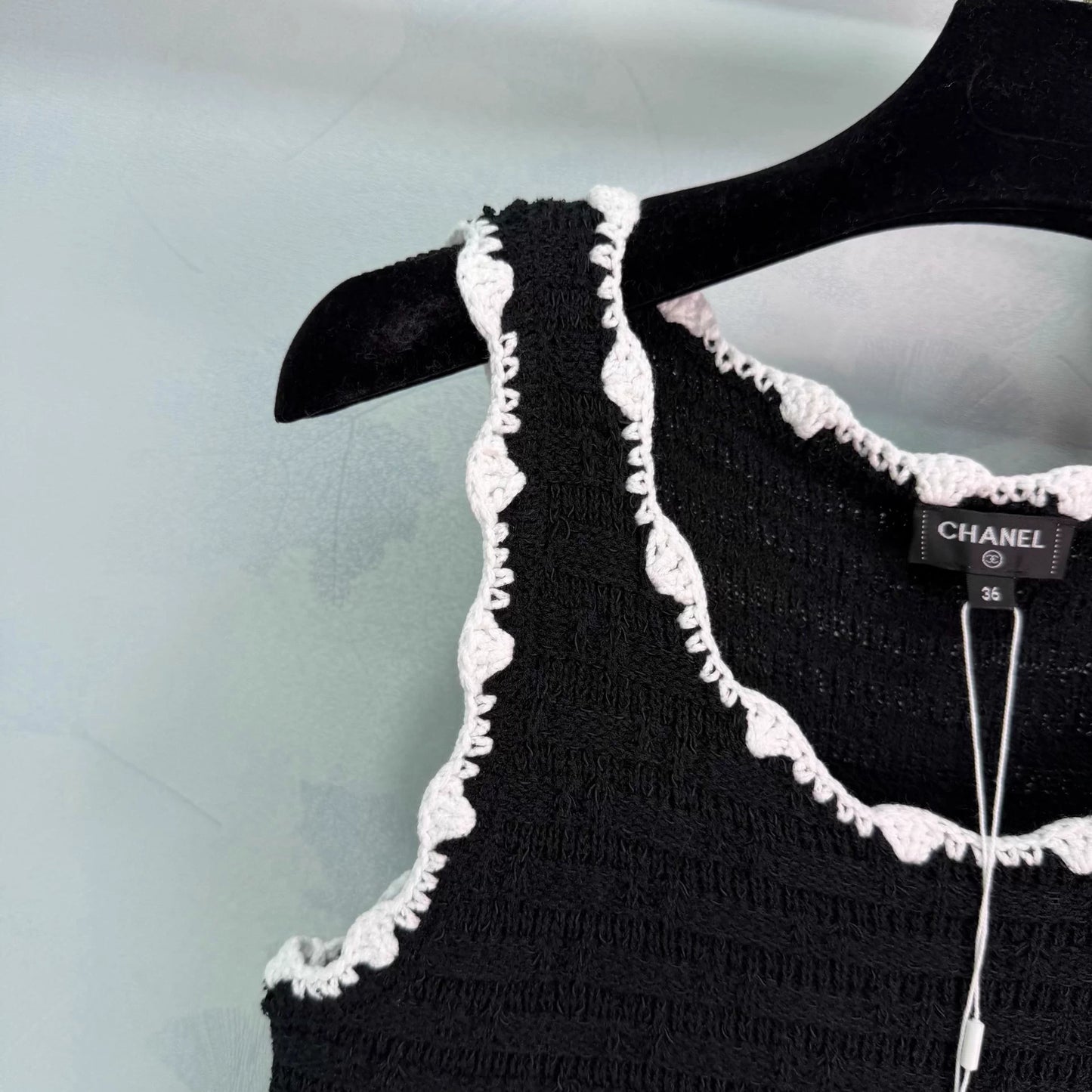 U-neck vest