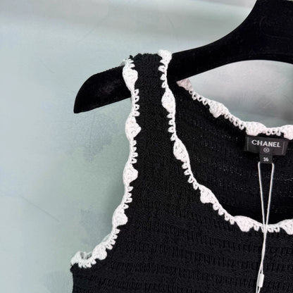 U-neck vest