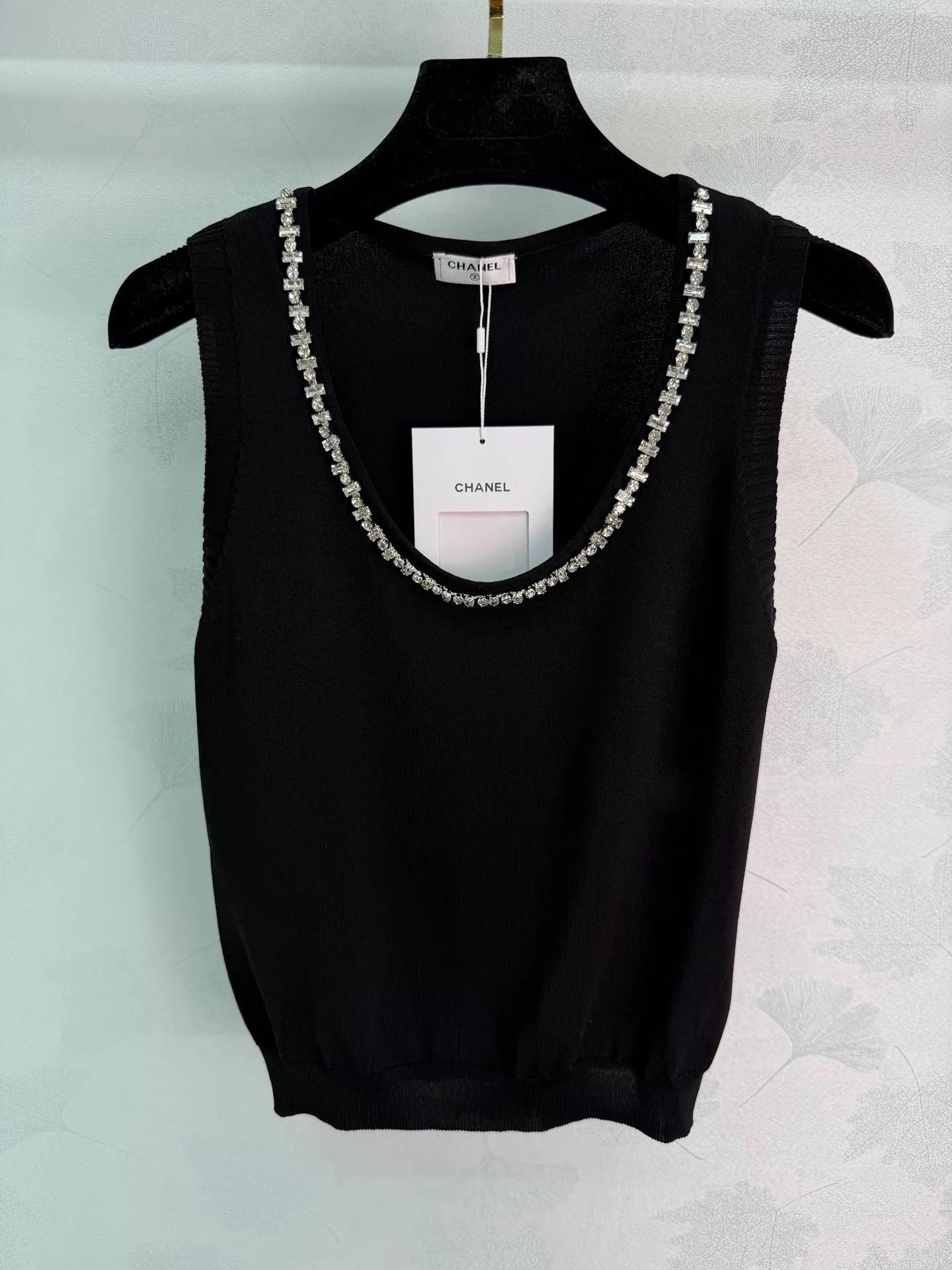 26ss Beaded Neckline Knit Vest