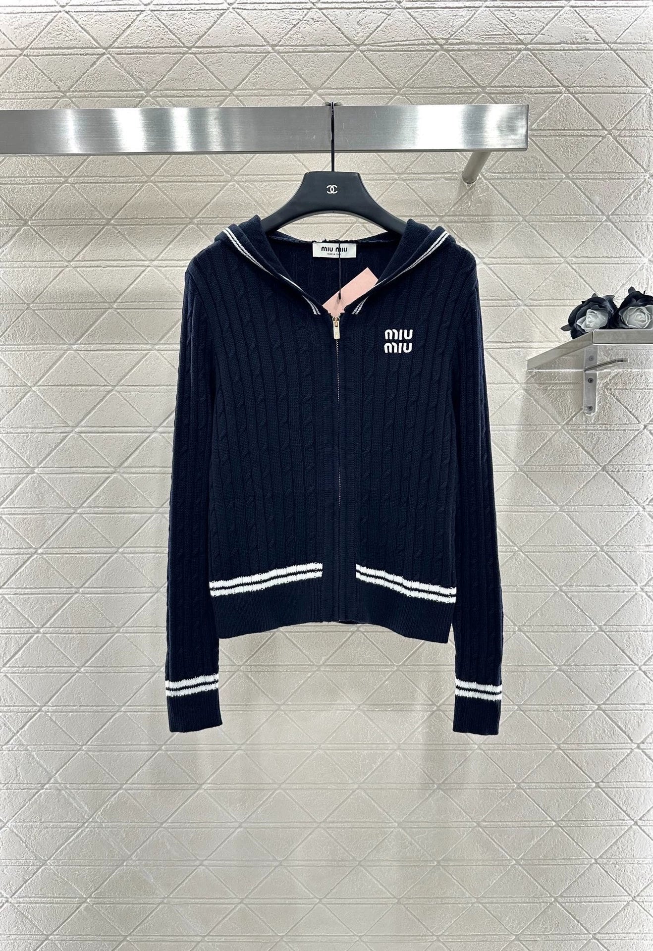 25 Hooded zipper knitted cardigan
