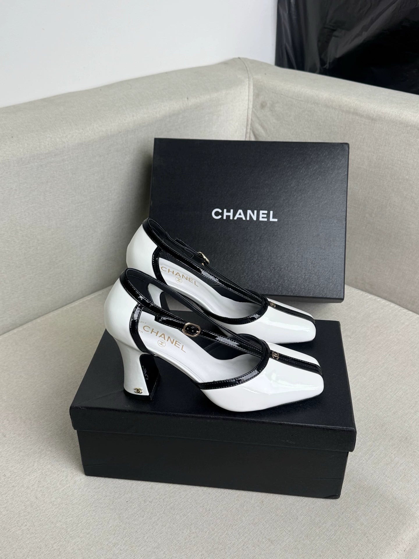 26ss Chunky Heels