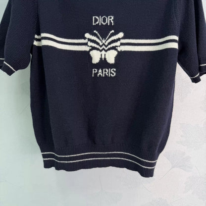 Short-sleeved knit top