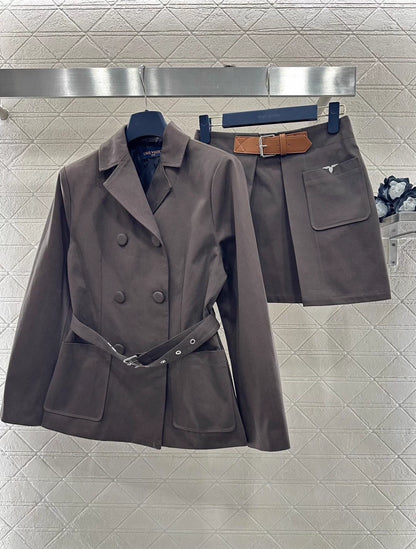Lapel suit/skirt