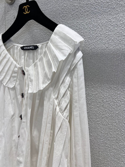 Single breasted pleated doll collar long sleeved shirt