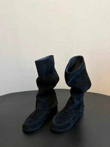 Suede boots
