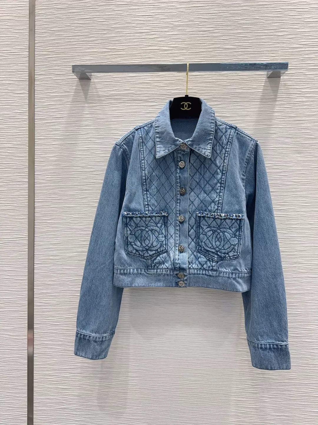 Diamond pattern long-sleeved denim jacket