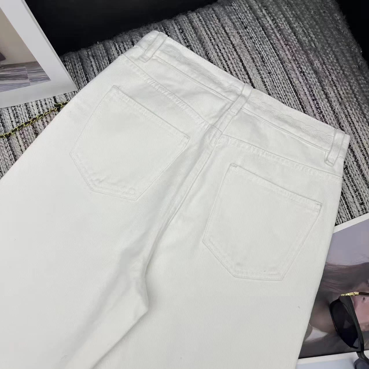 Embroidered straight-leg jeans