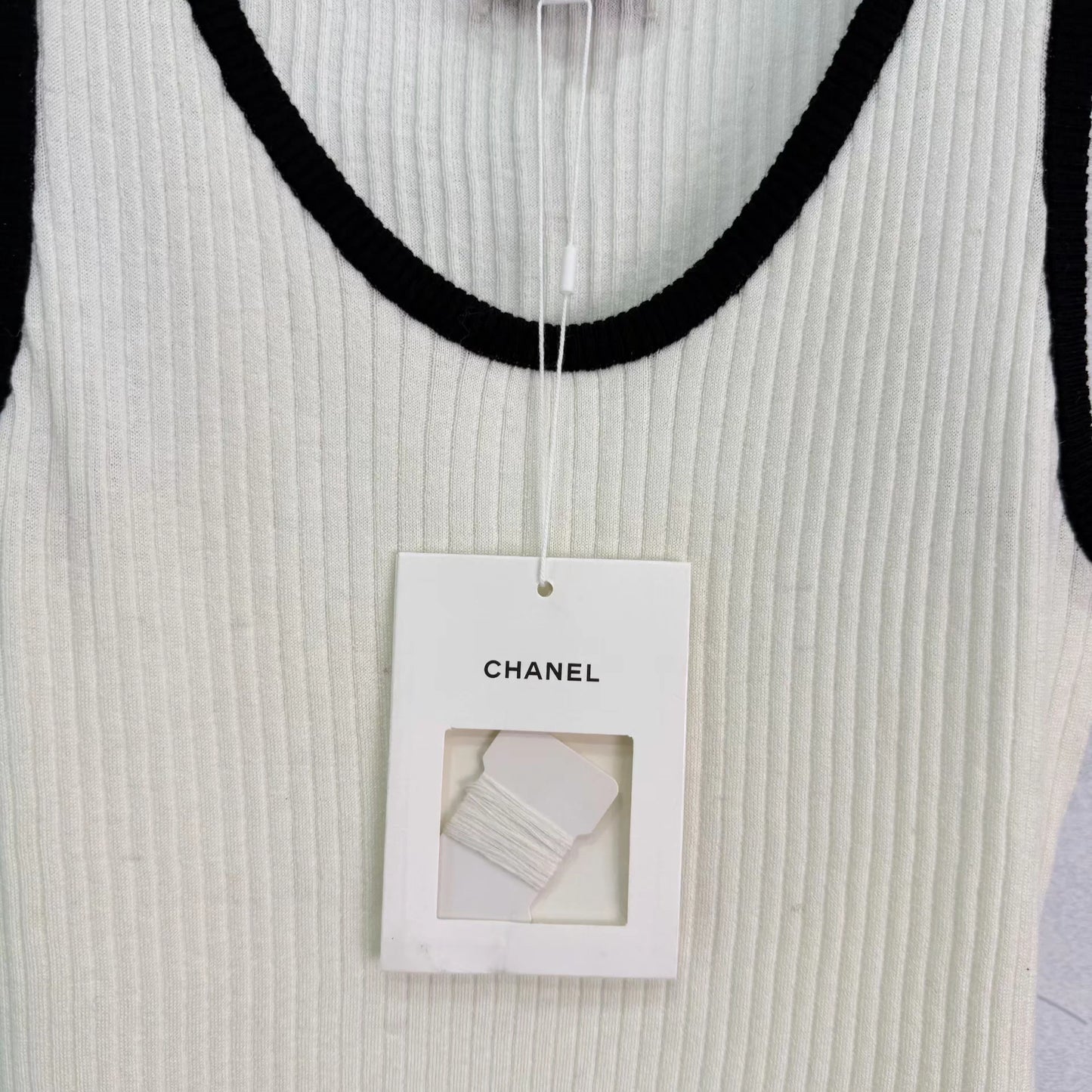 Color-blocked knit vest