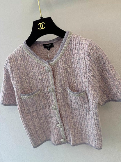 V-neck T-shirt