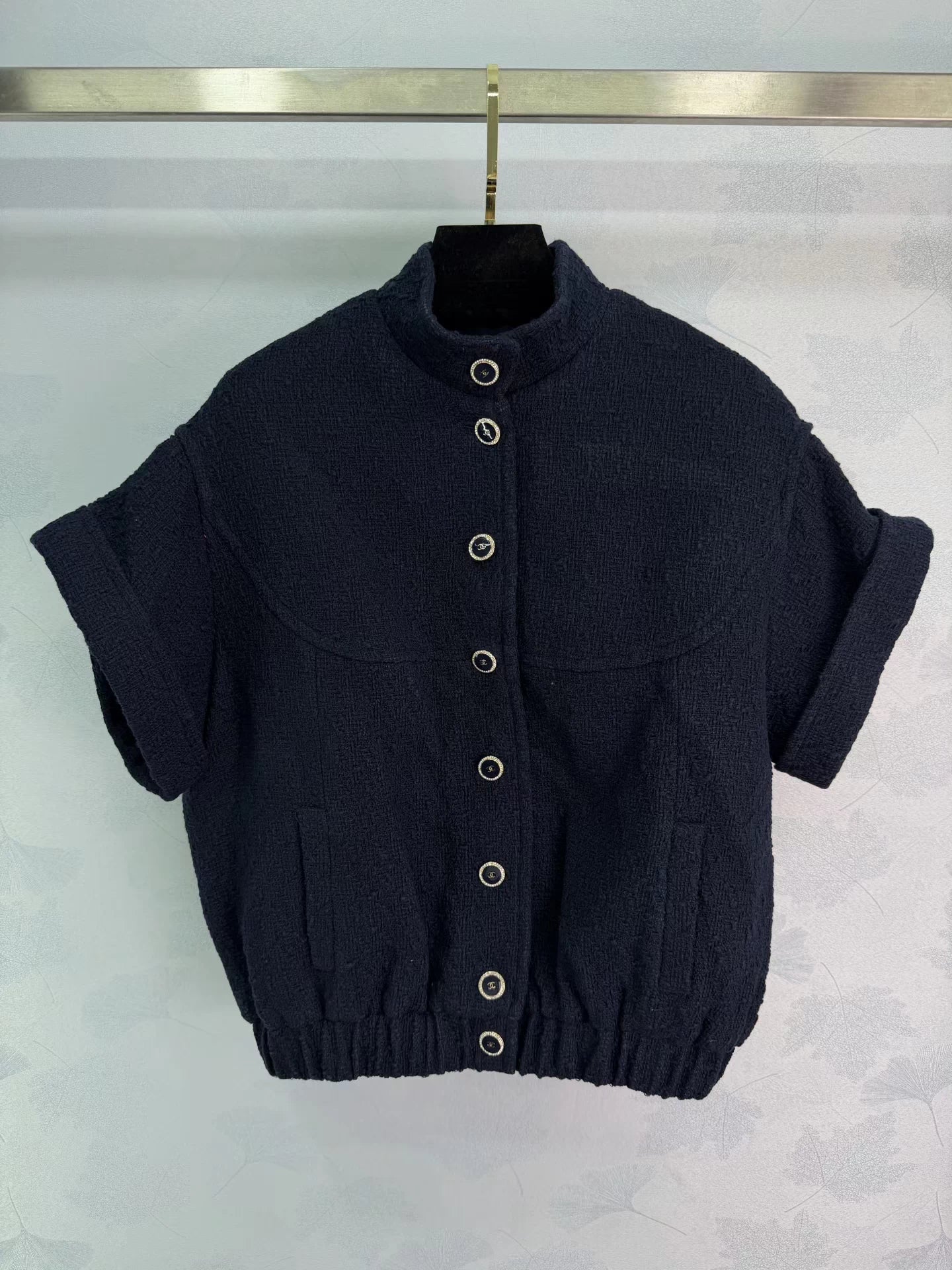 Short-sleeved cardigan