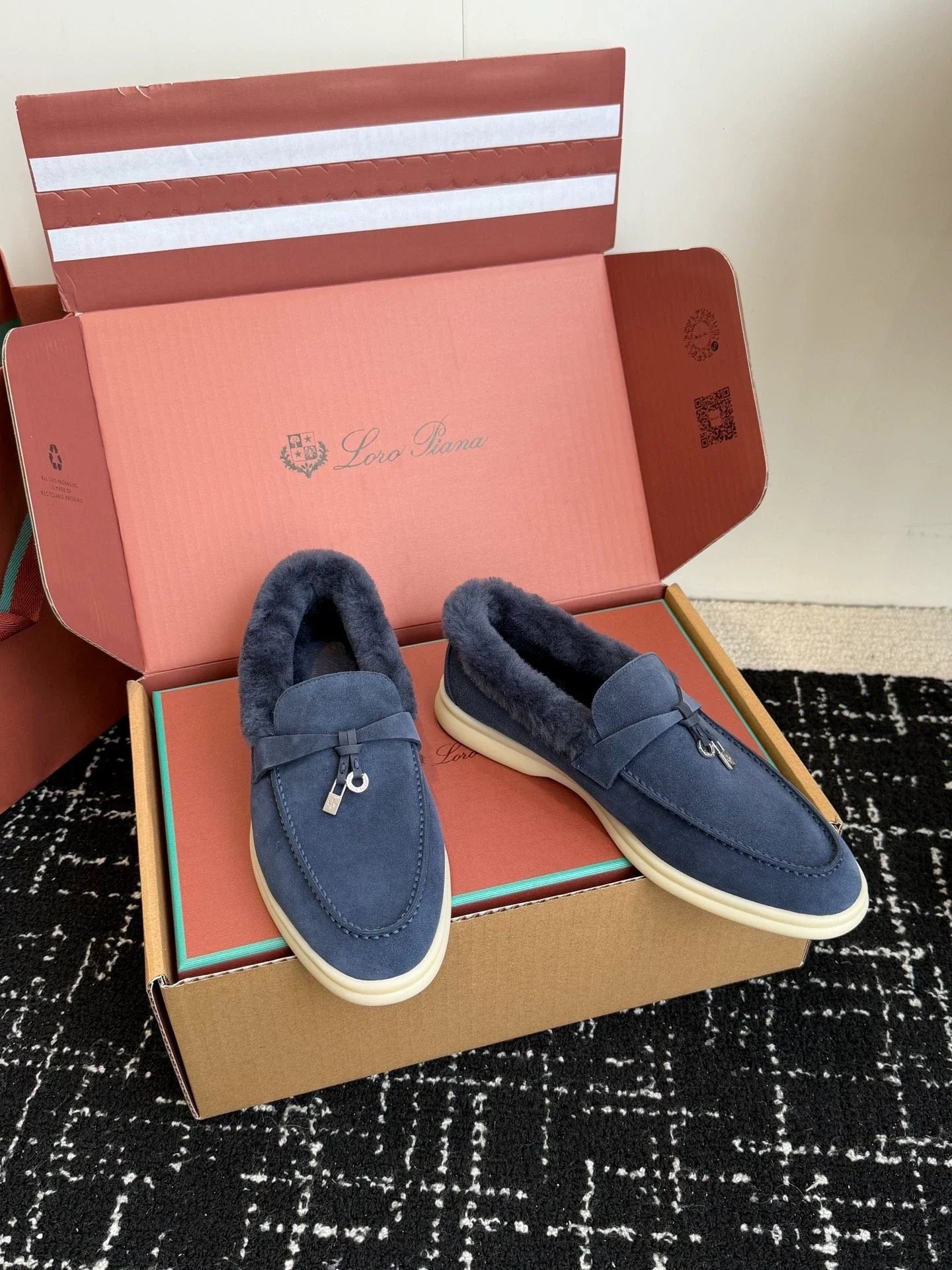 Pendant Loafers